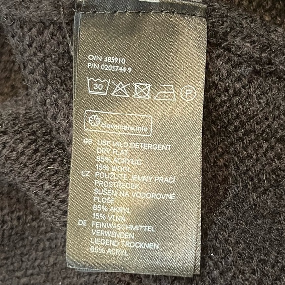 🖤 H&M Divided Sweater with Numbers | Black & White | Crew Neck | Wool Blend - Picture 8 of 9